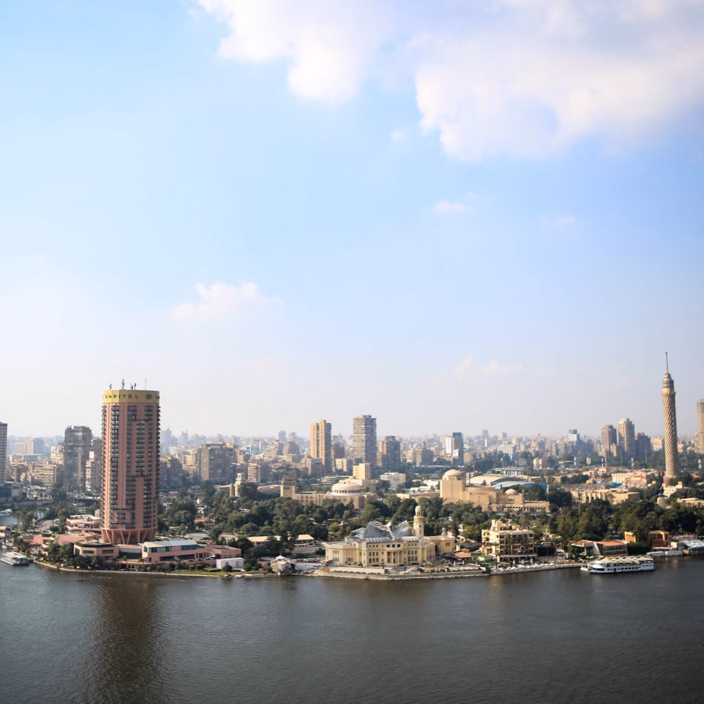 Egypt Heatwave Disrupts Daily Life, Tourism and Agriculture as Temperatures Soar Above 45°C